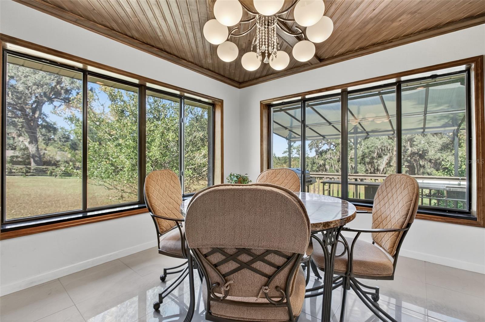 Listing photo id 15 for 12903 112th Avenue