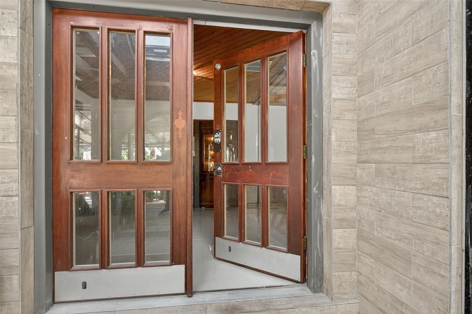 Listing photo id 0 for 12903 112th Avenue