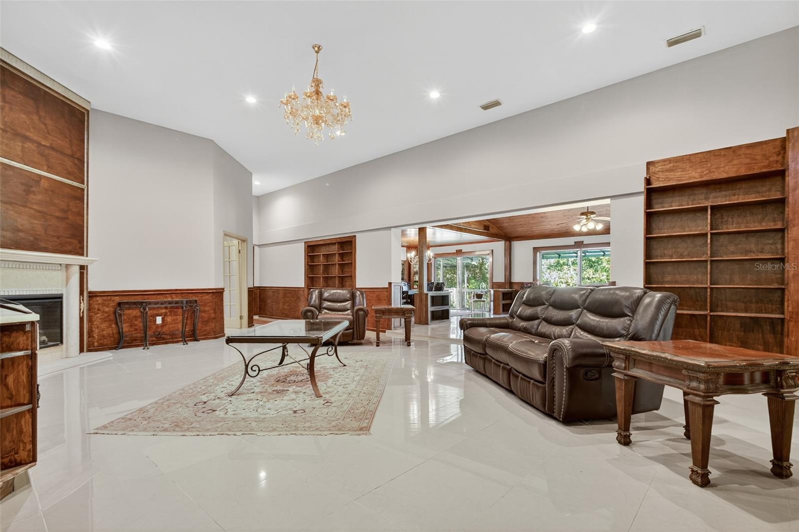 Listing photo id 21 for 12903 112th Avenue