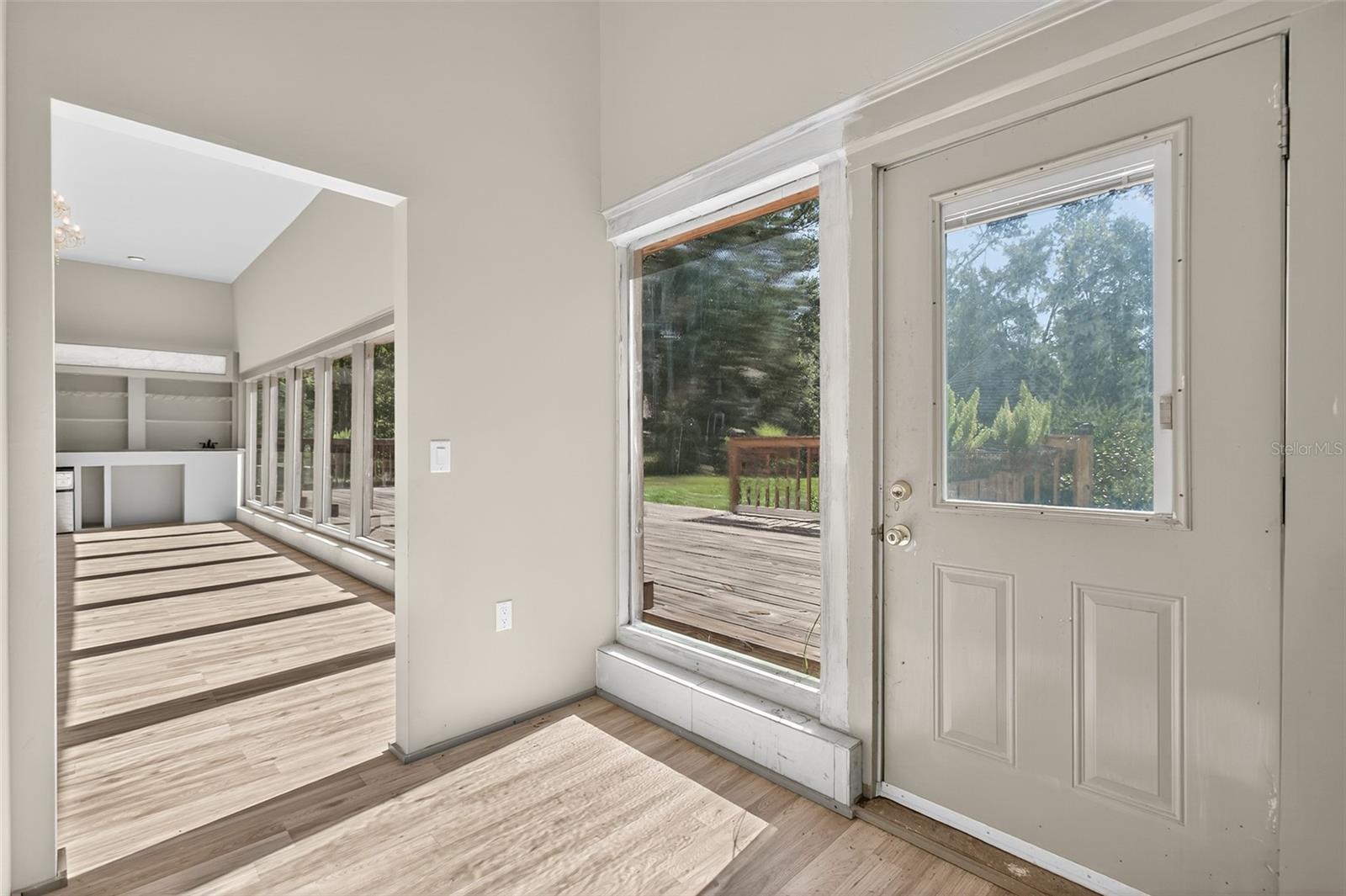 Listing photo id 35 for 12903 112th Avenue