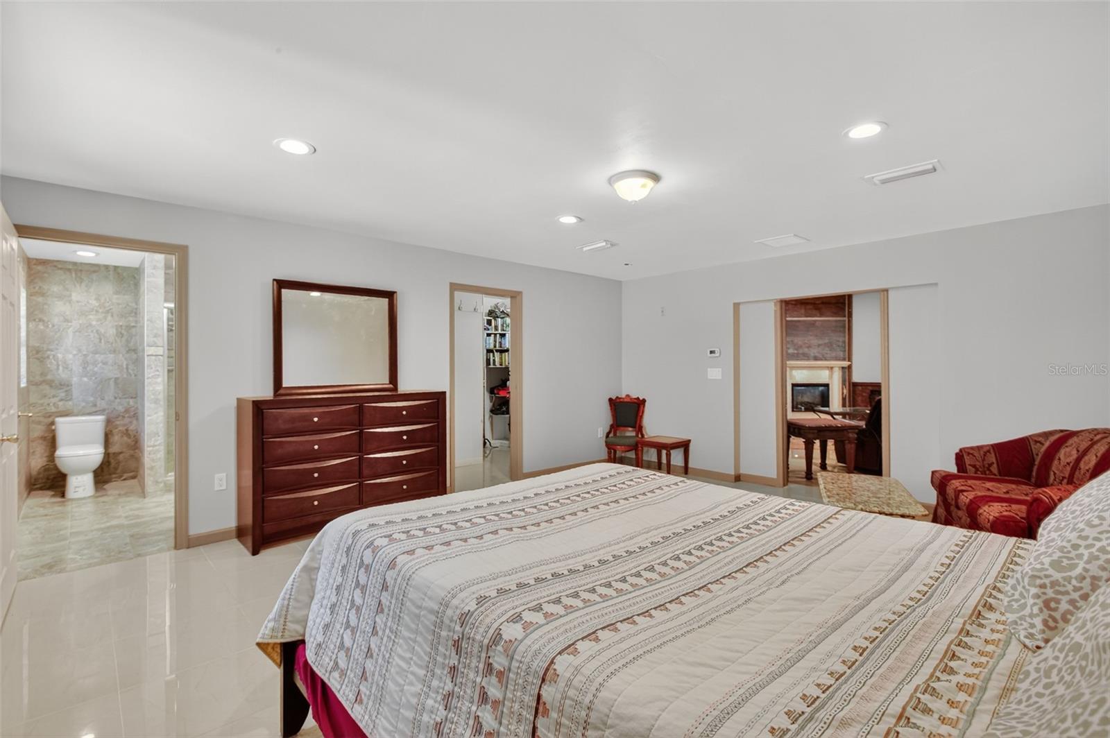 Listing photo id 38 for 12903 112th Avenue