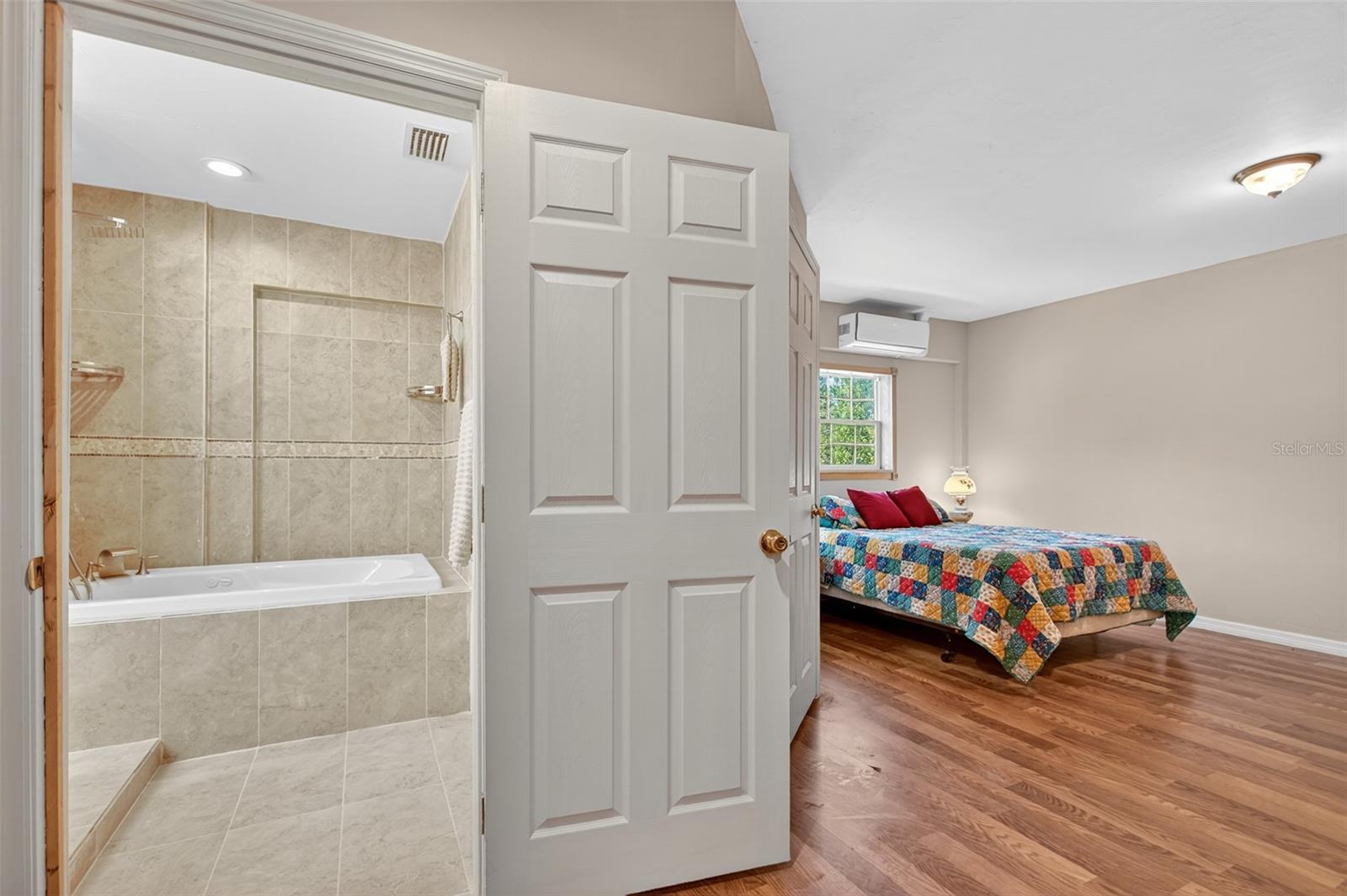 Listing photo id 49 for 12903 112th Avenue