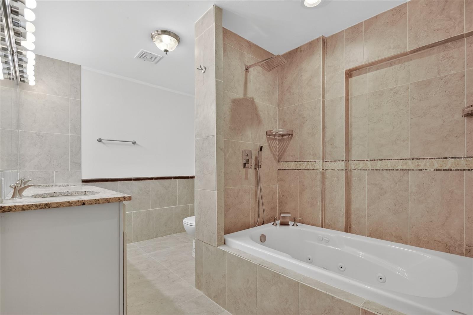 Listing photo id 50 for 12903 112th Avenue