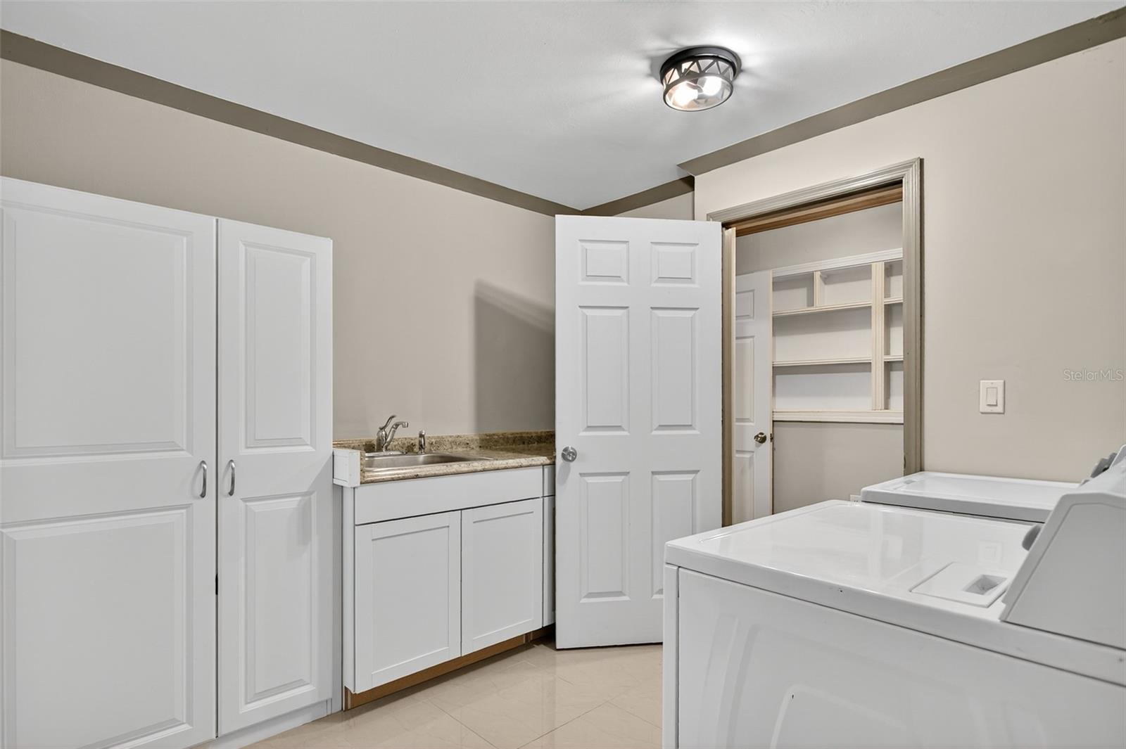 Listing photo id 53 for 12903 112th Avenue