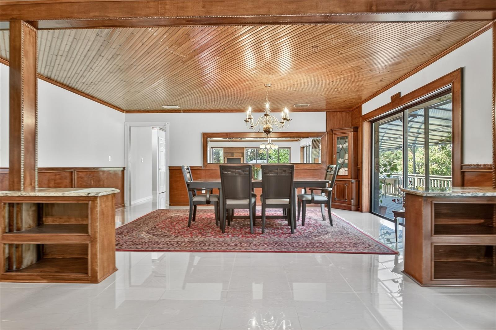 Listing photo id 5 for 12903 112th Avenue