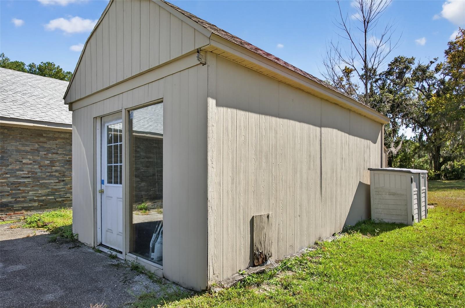 Listing photo id 74 for 12903 112th Avenue