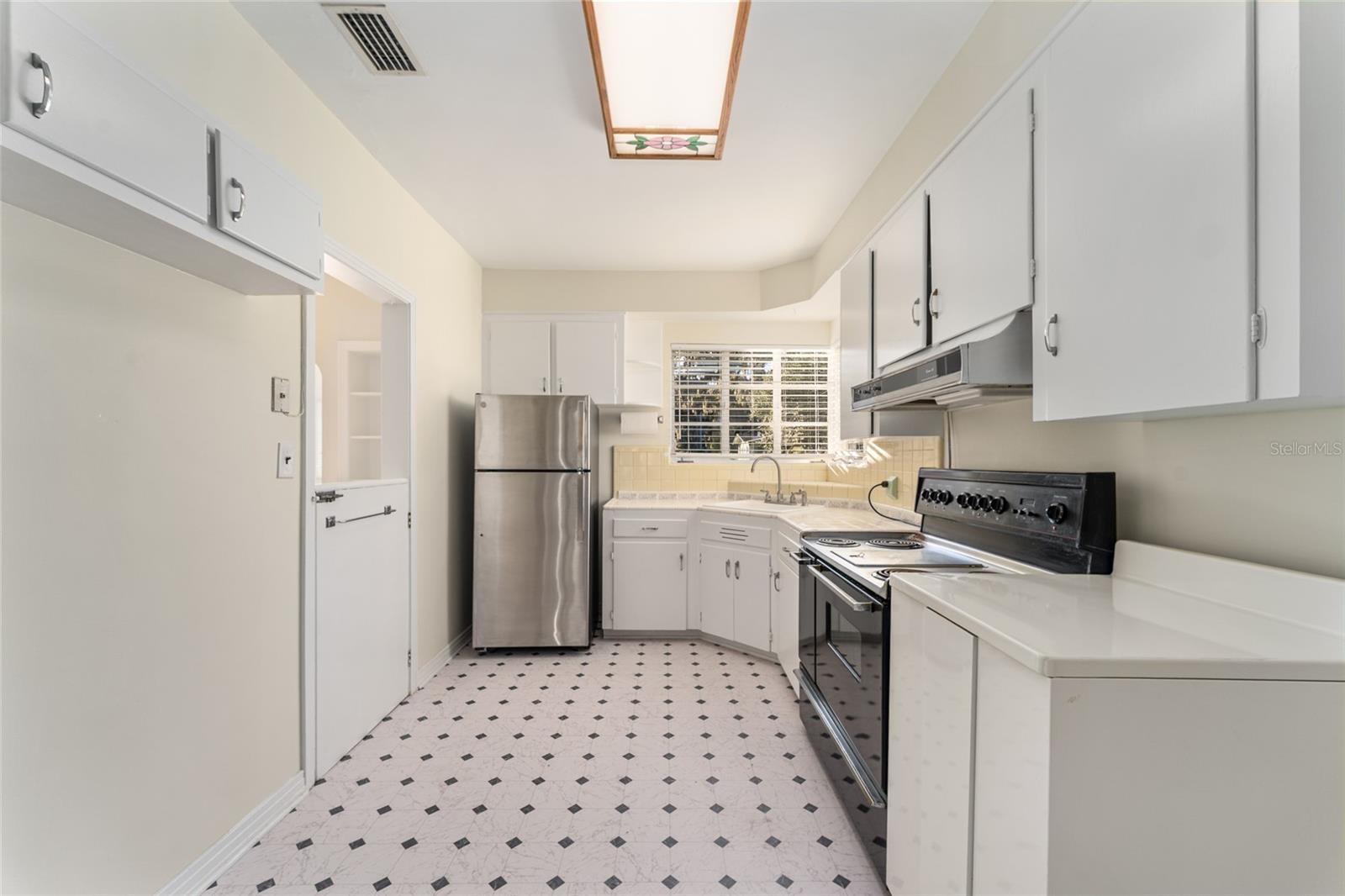 Image 21 of 75 For 1067 11th Terrace