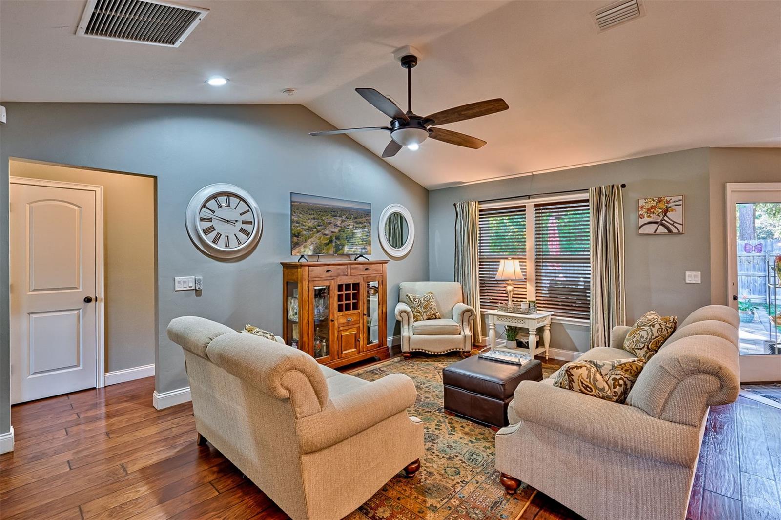 Image 5 of 46 For 20388 249th Way