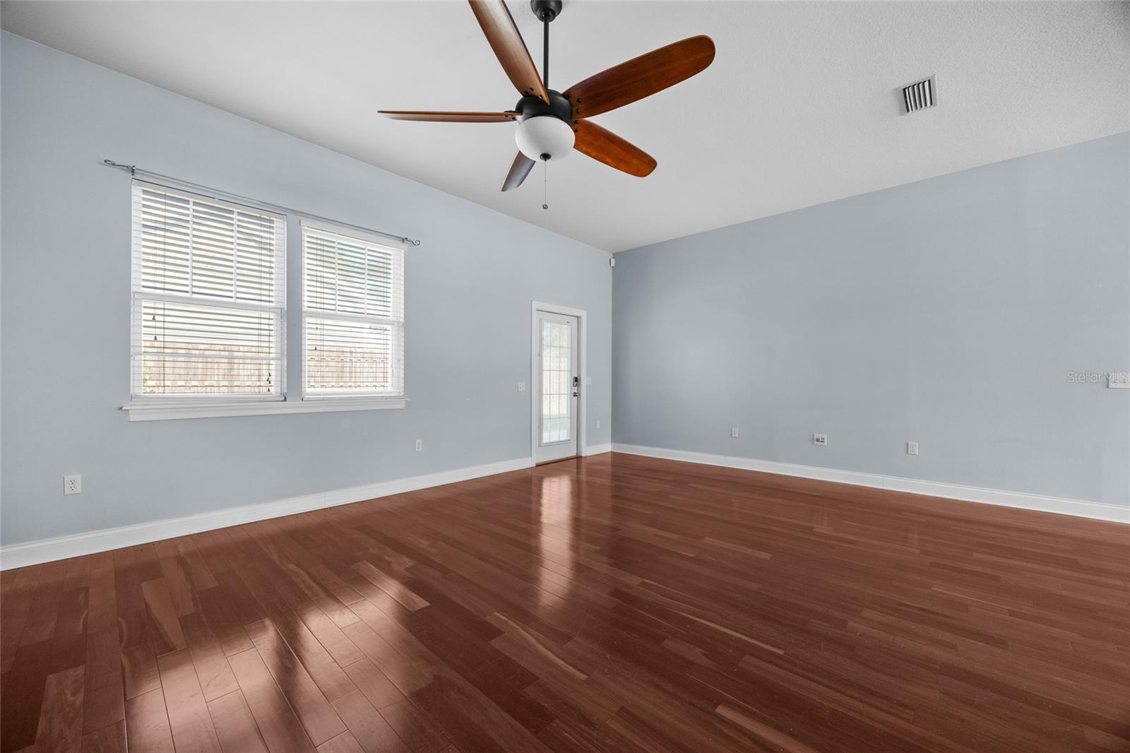 Image 10 of 33 For 16609 166th Drive