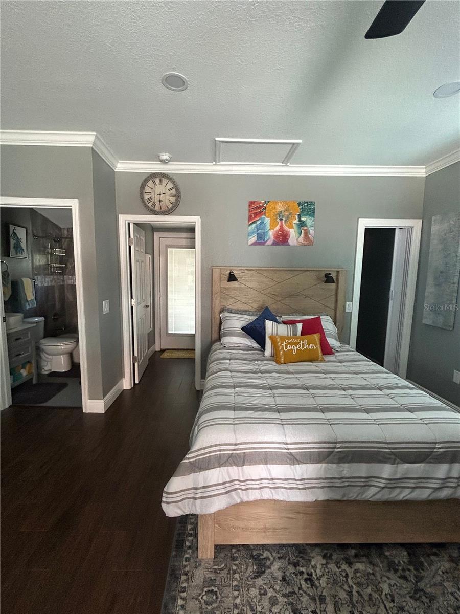 Image 6 of 7 For 315 4th Place