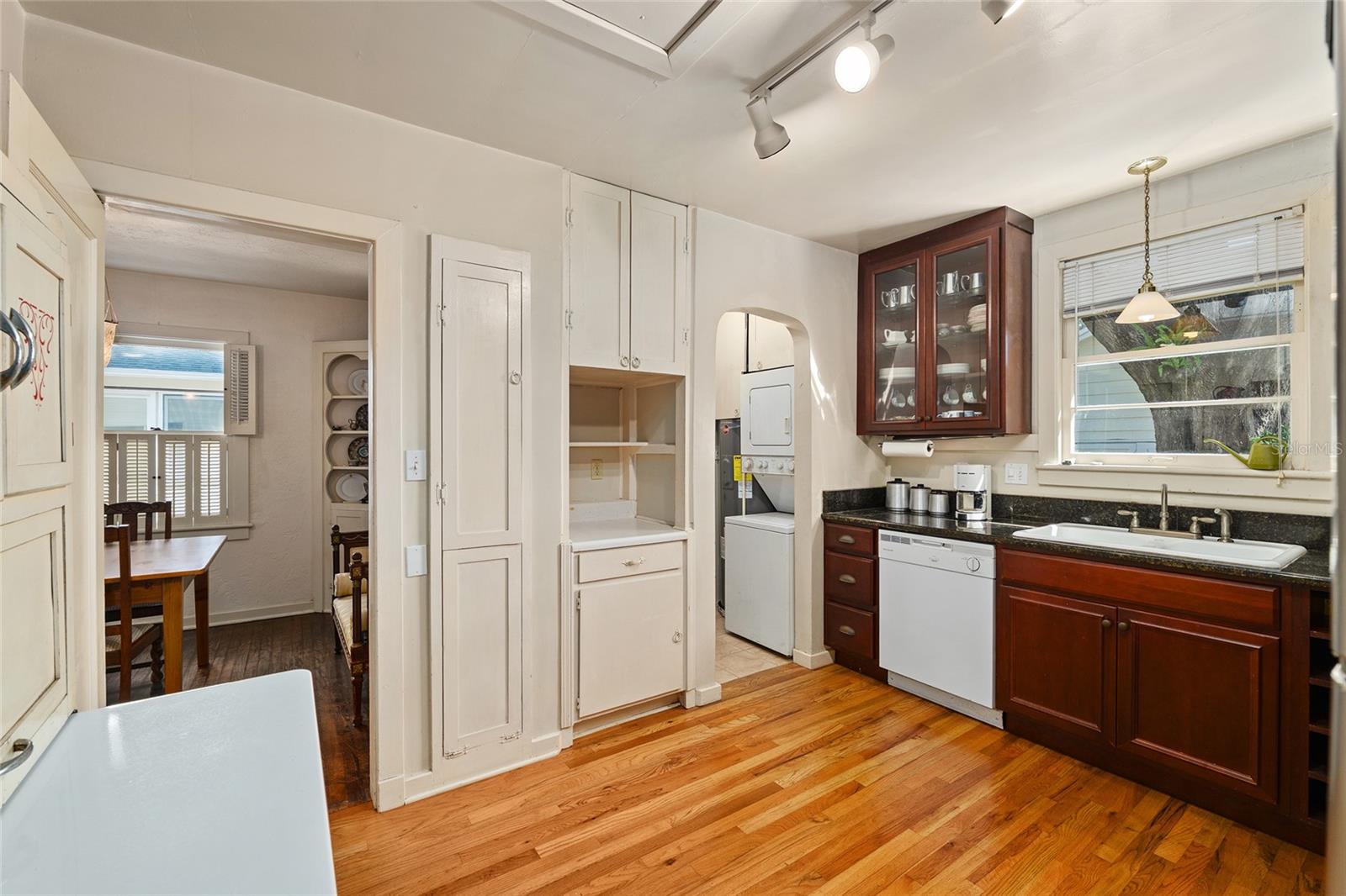 Image 21 of 56 For 1201 4th Street