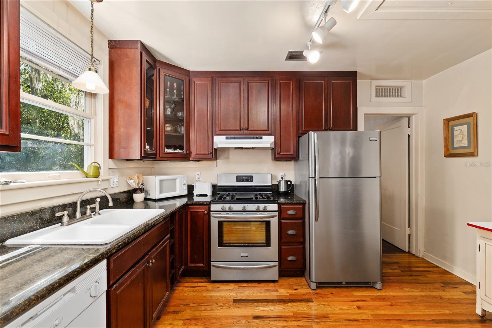 Image 25 of 56 For 1201 4th Street