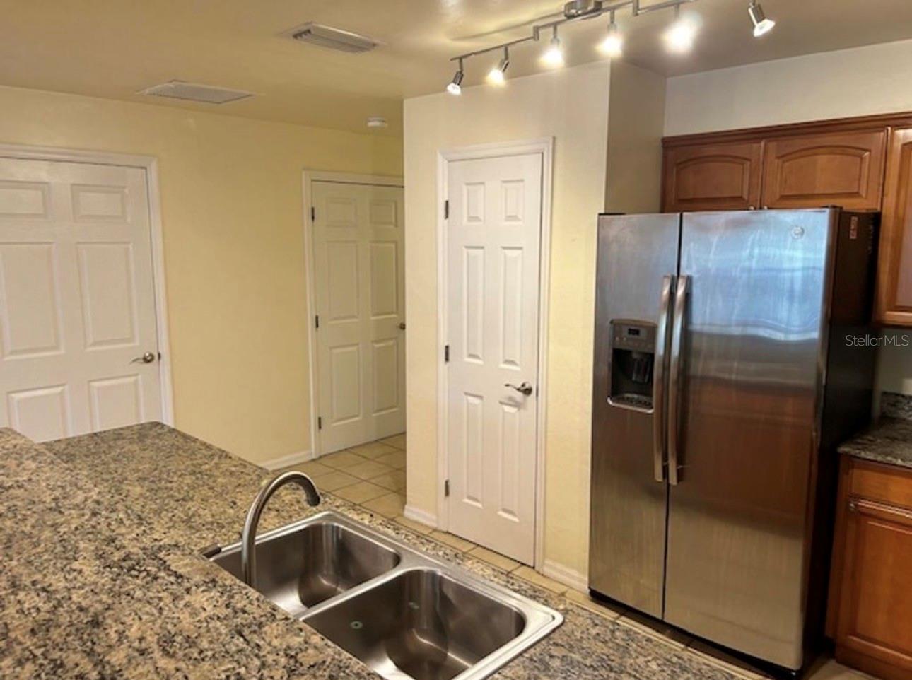 Image 6 of 9 For 542 39th Road 404