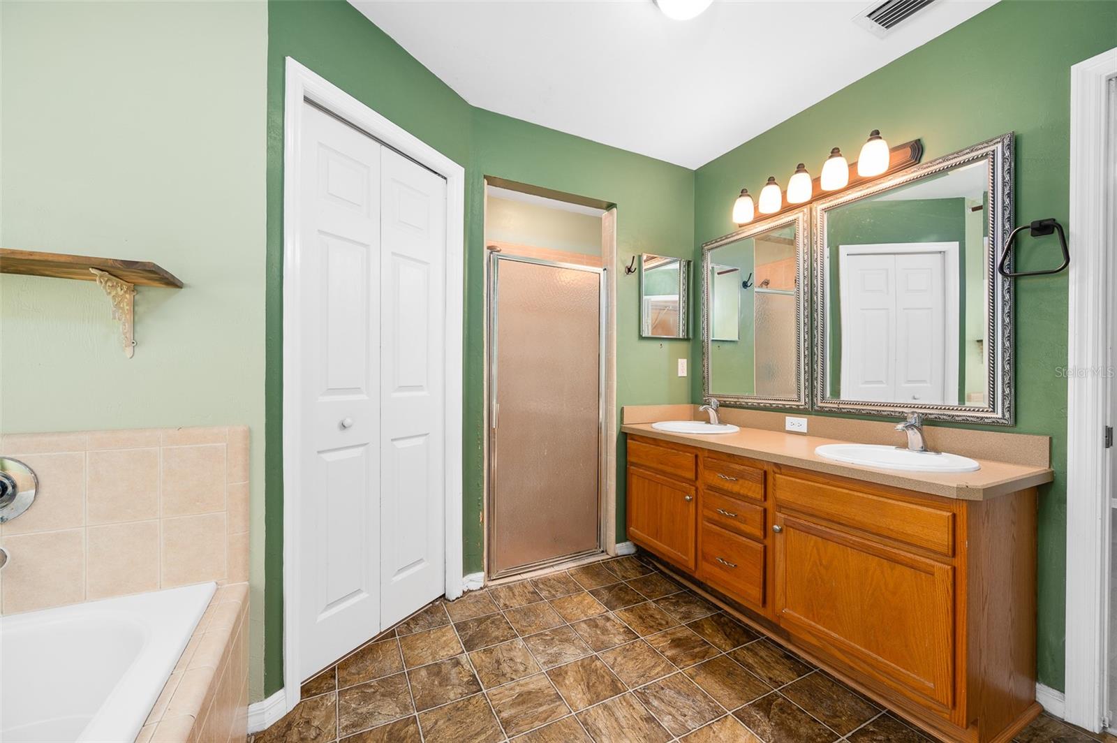 Image 17 of 42 For 7462 84th Drive