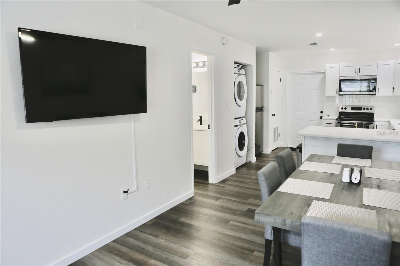 Image 3 of 23 For 3308 26th Way B