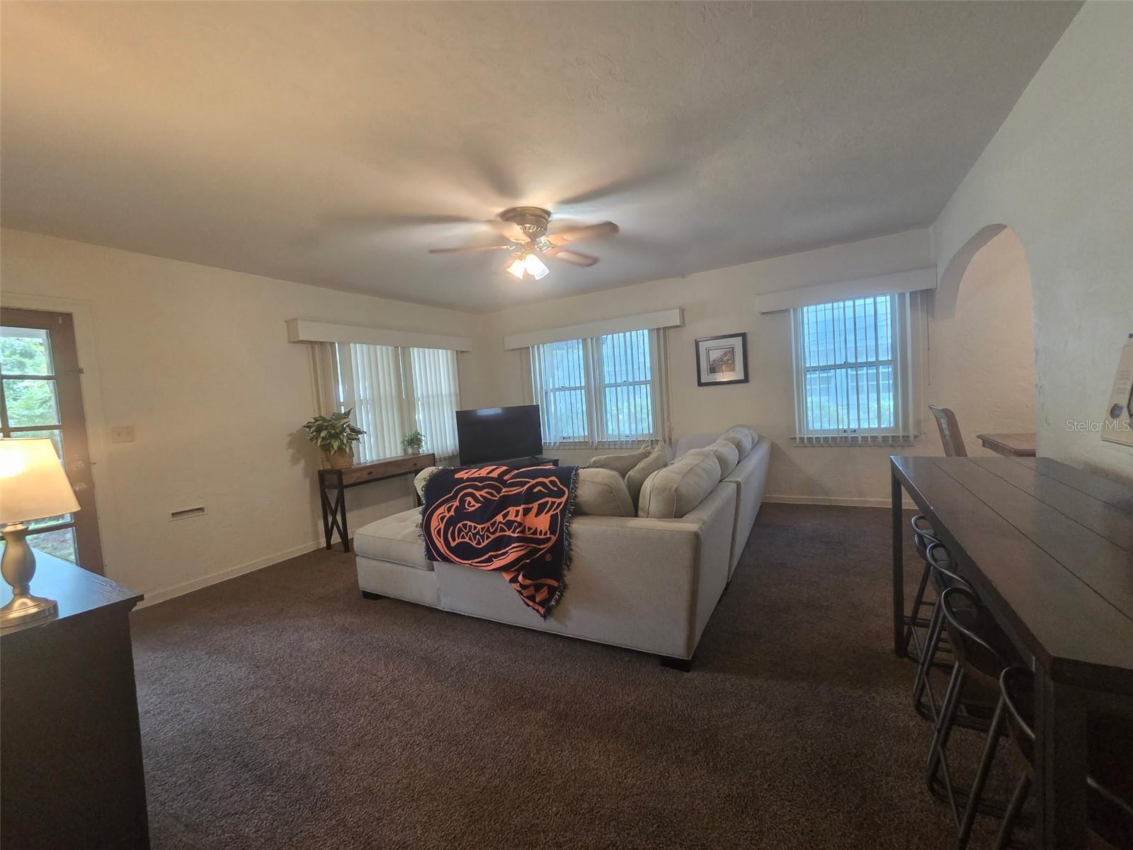 Image 11 of 20 For 2032 3rd Avenue