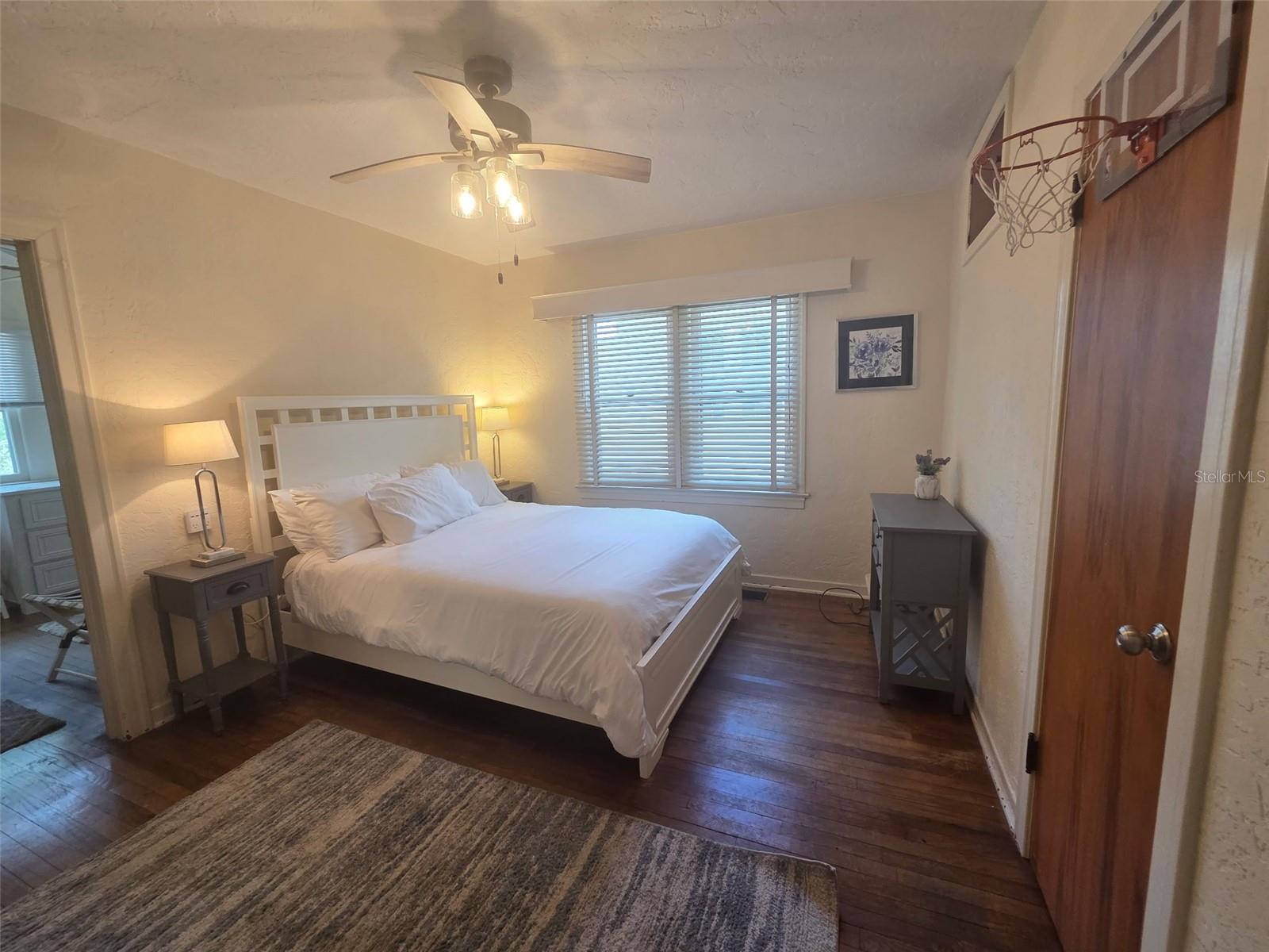 Image 13 of 20 For 2032 3rd Avenue