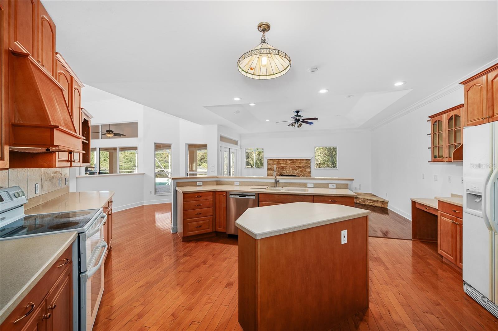 Image 20 of 61 For 12119 122nd Terrace