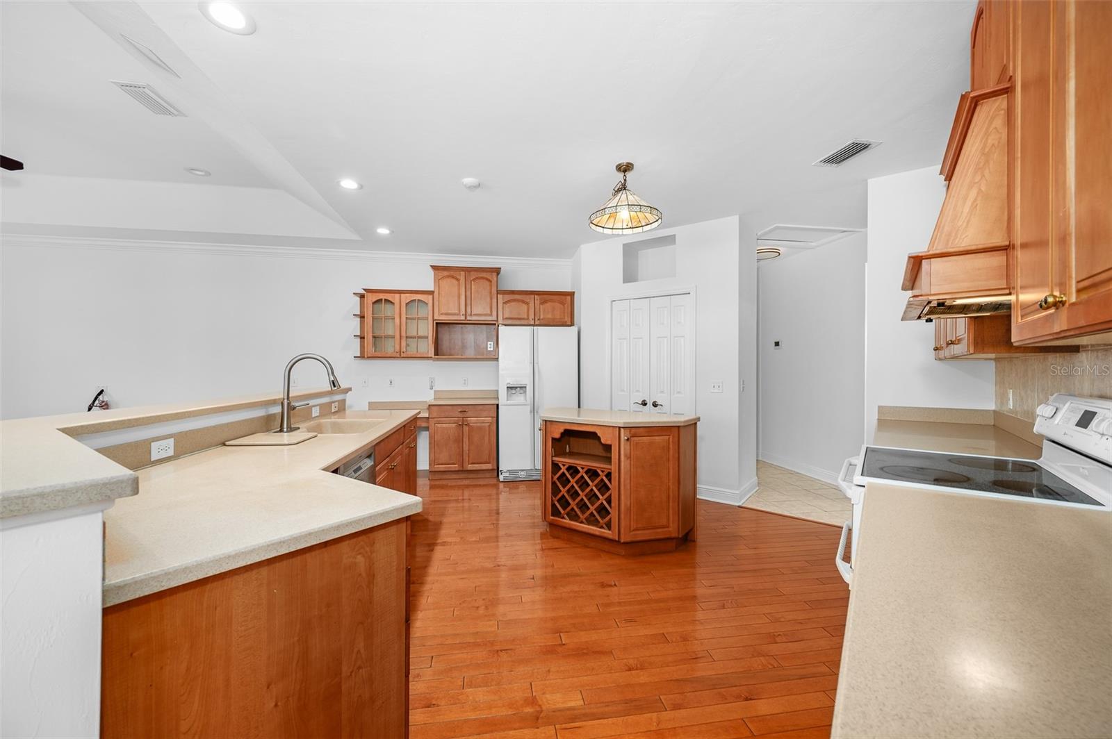 Image 22 of 61 For 12119 122nd Terrace