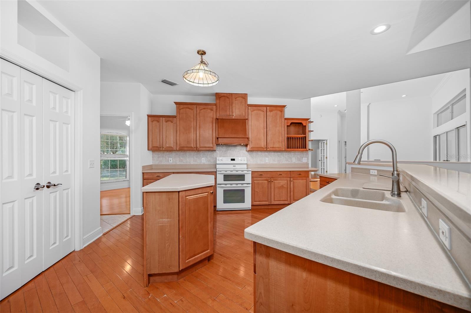 Image 24 of 61 For 12119 122nd Terrace