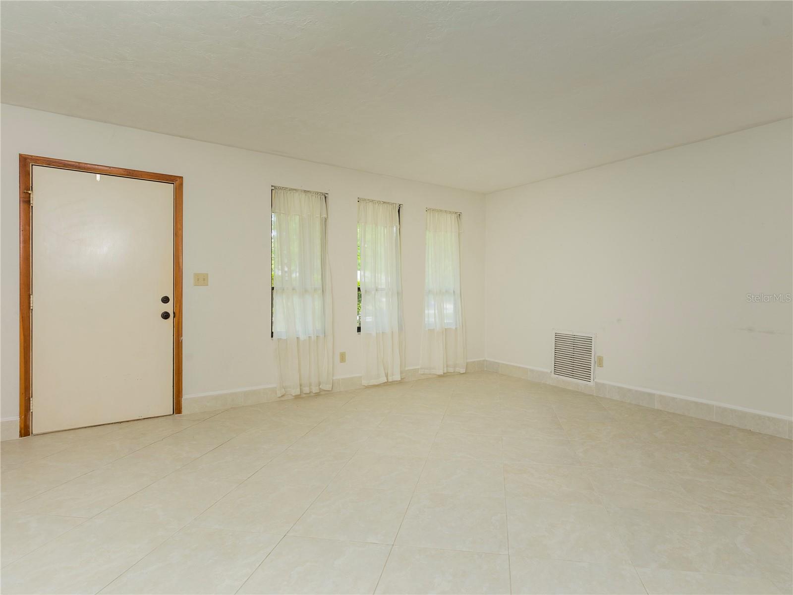 Image 2 of 12 For 6112 52nd Terrace