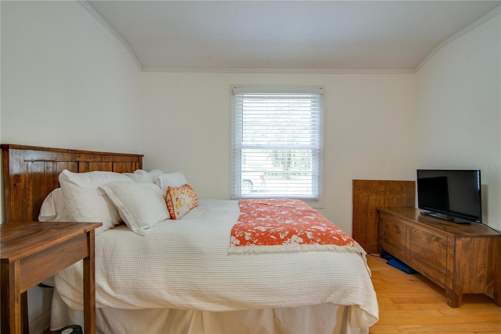 Image 18 of 32 For 407 8th Street