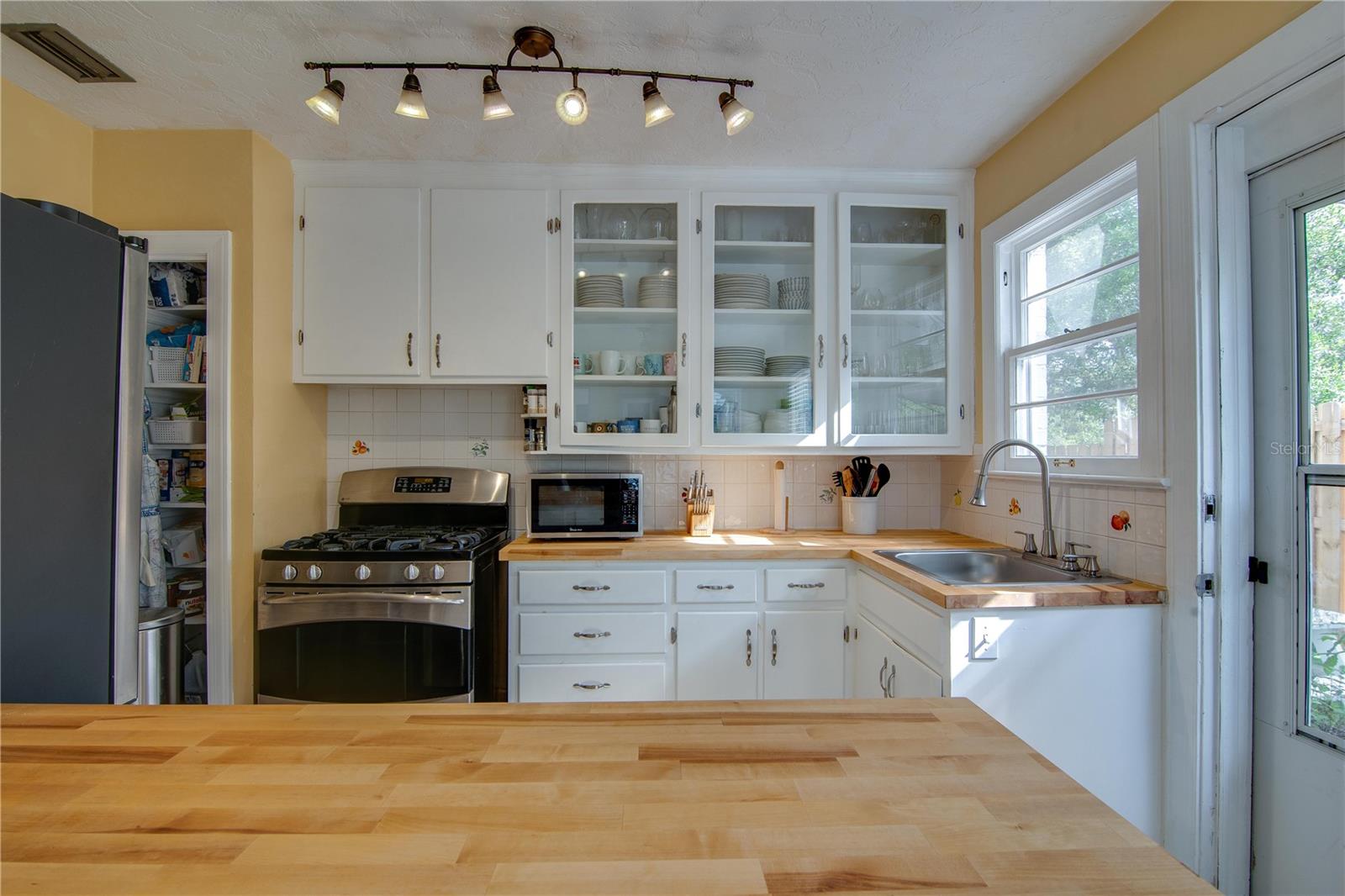 Image 22 of 32 For 407 8th Street