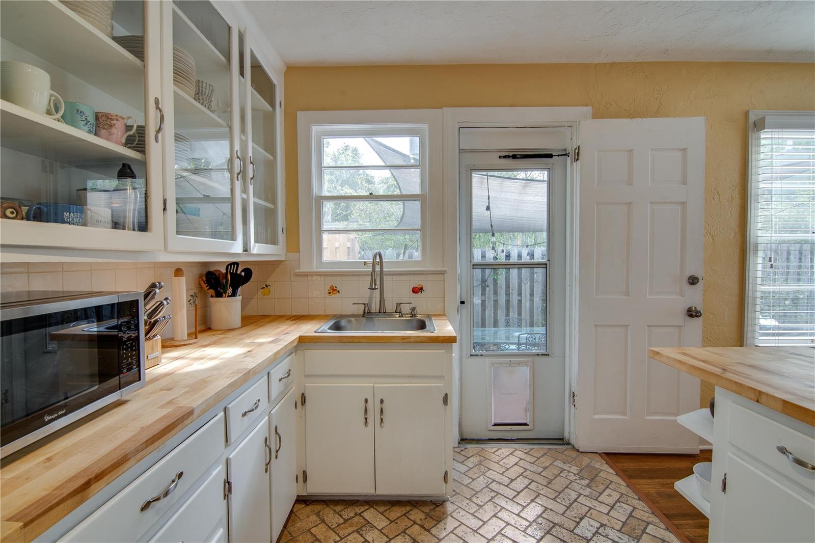 Image 23 of 32 For 407 8th Street