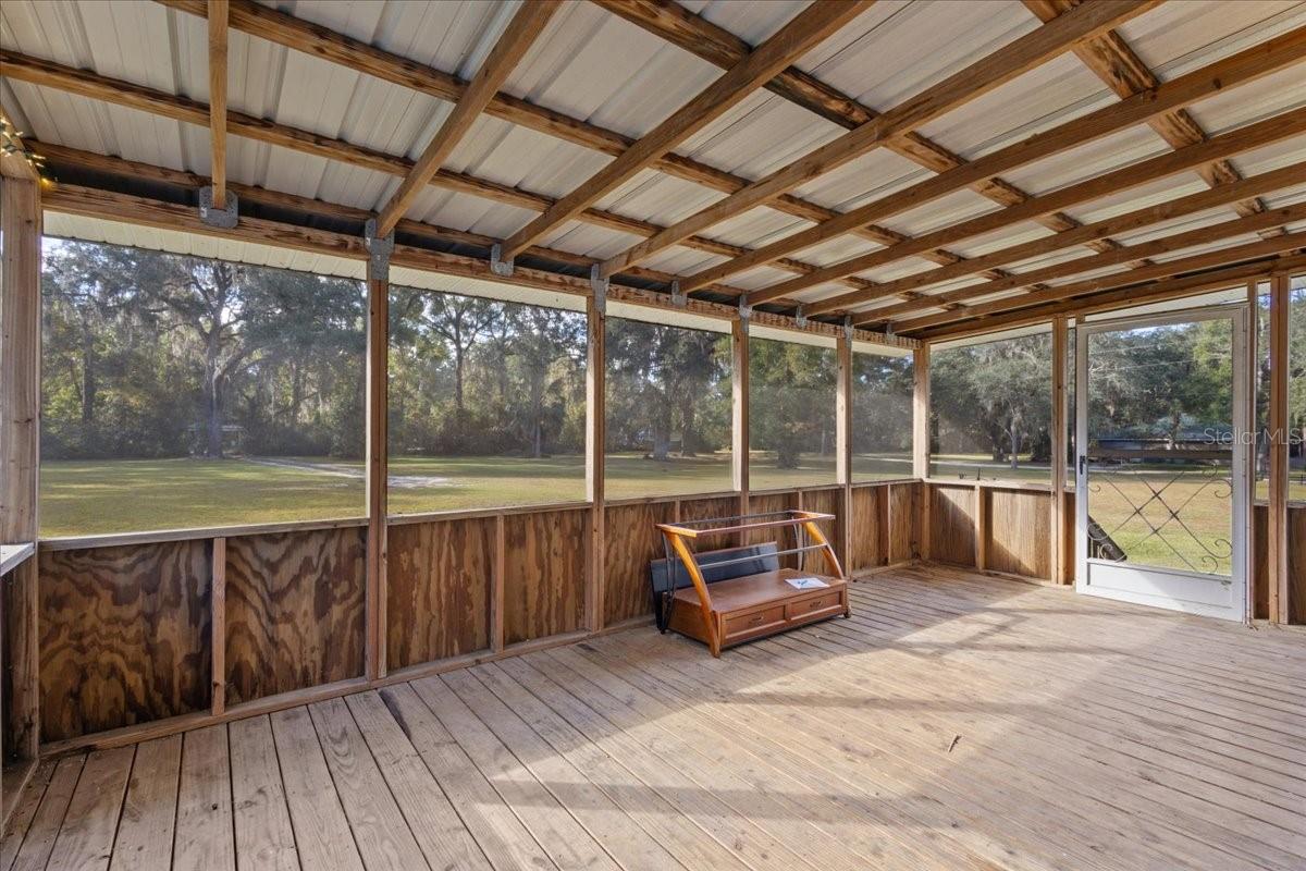 Image 21 of 38 For 9051 125th Lane