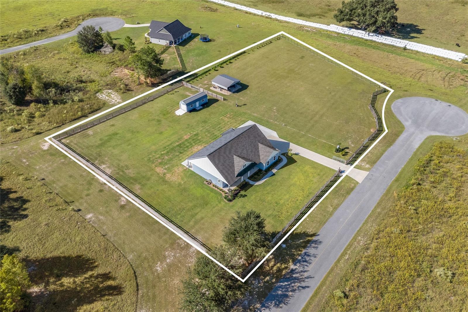 Image 2 of 39 For 10172 98th Path