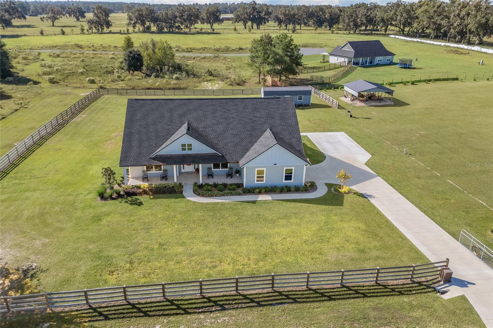 Image 33 of 39 For 10172 98th Path