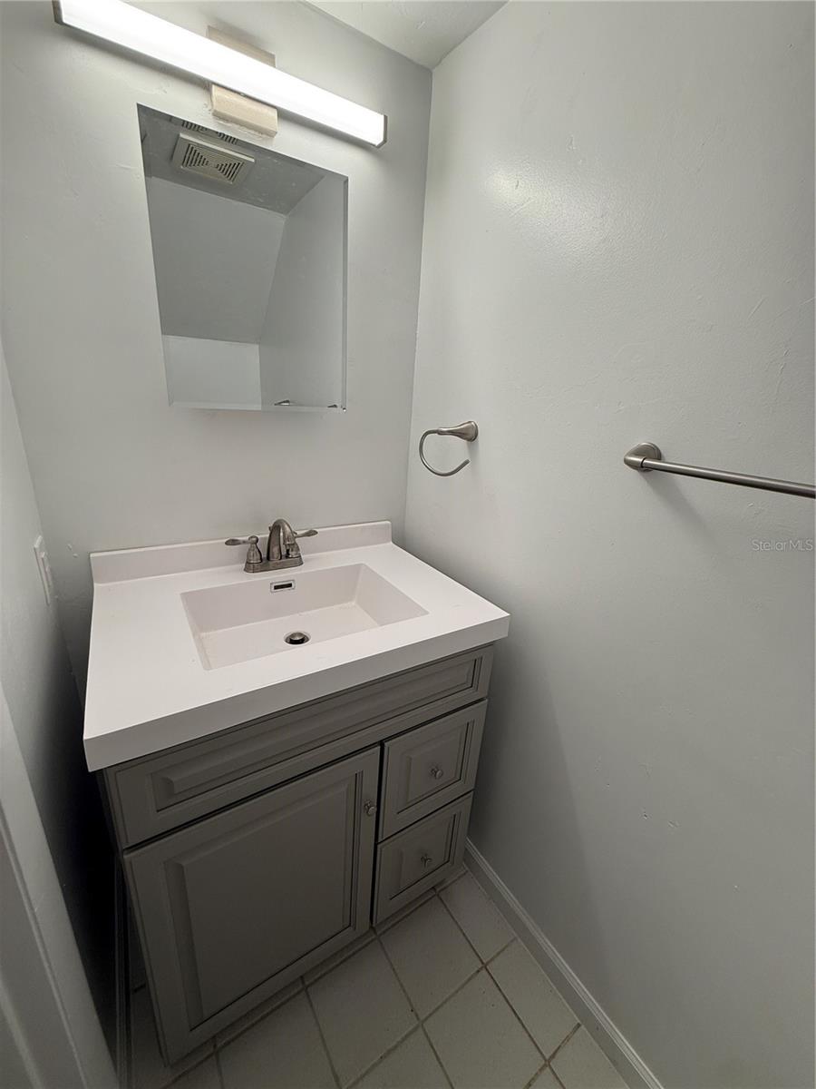 Image 17 of 35 For 914 59th Terrace B