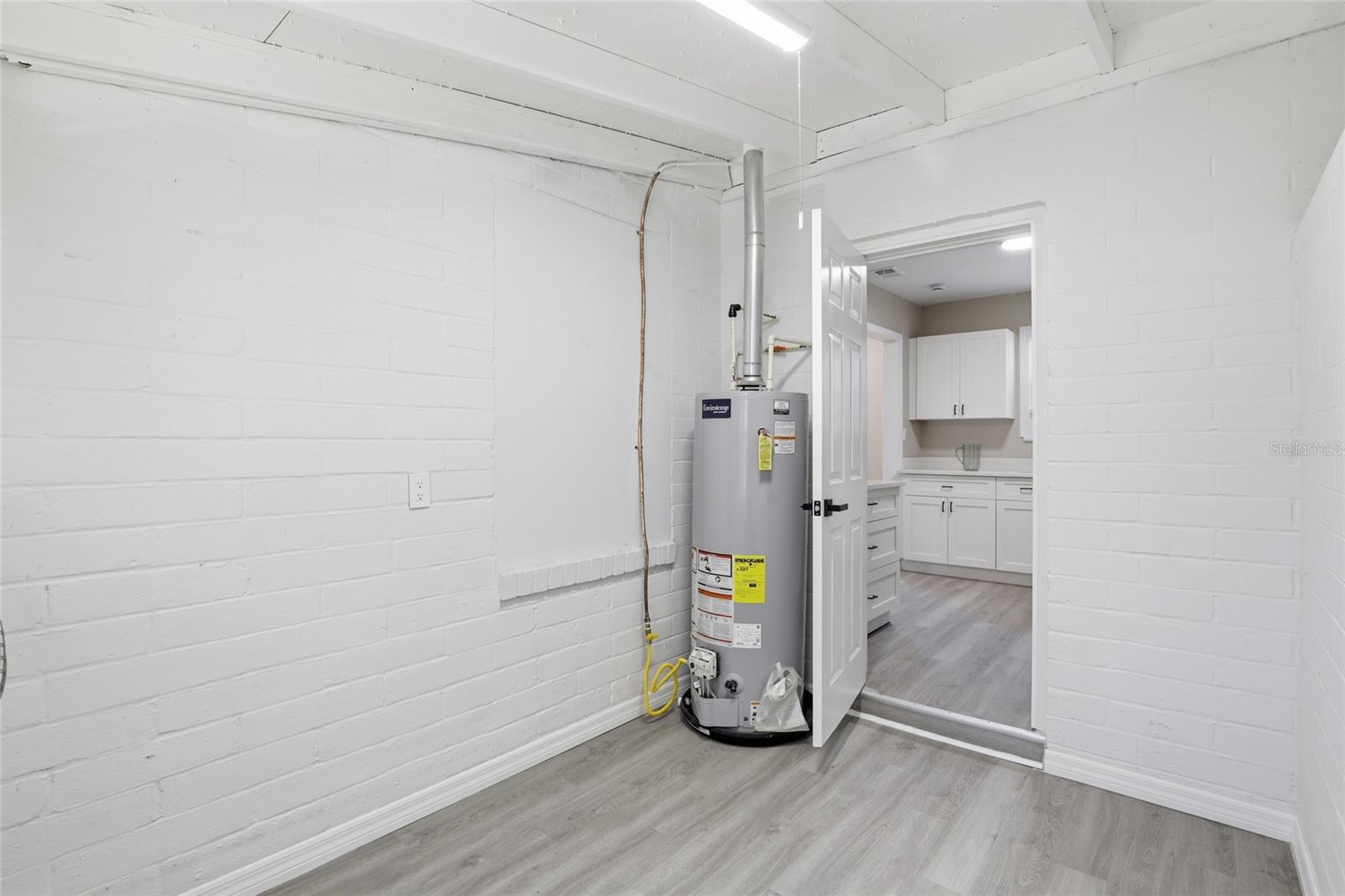 Image 17 of 22 For 301 6th Street