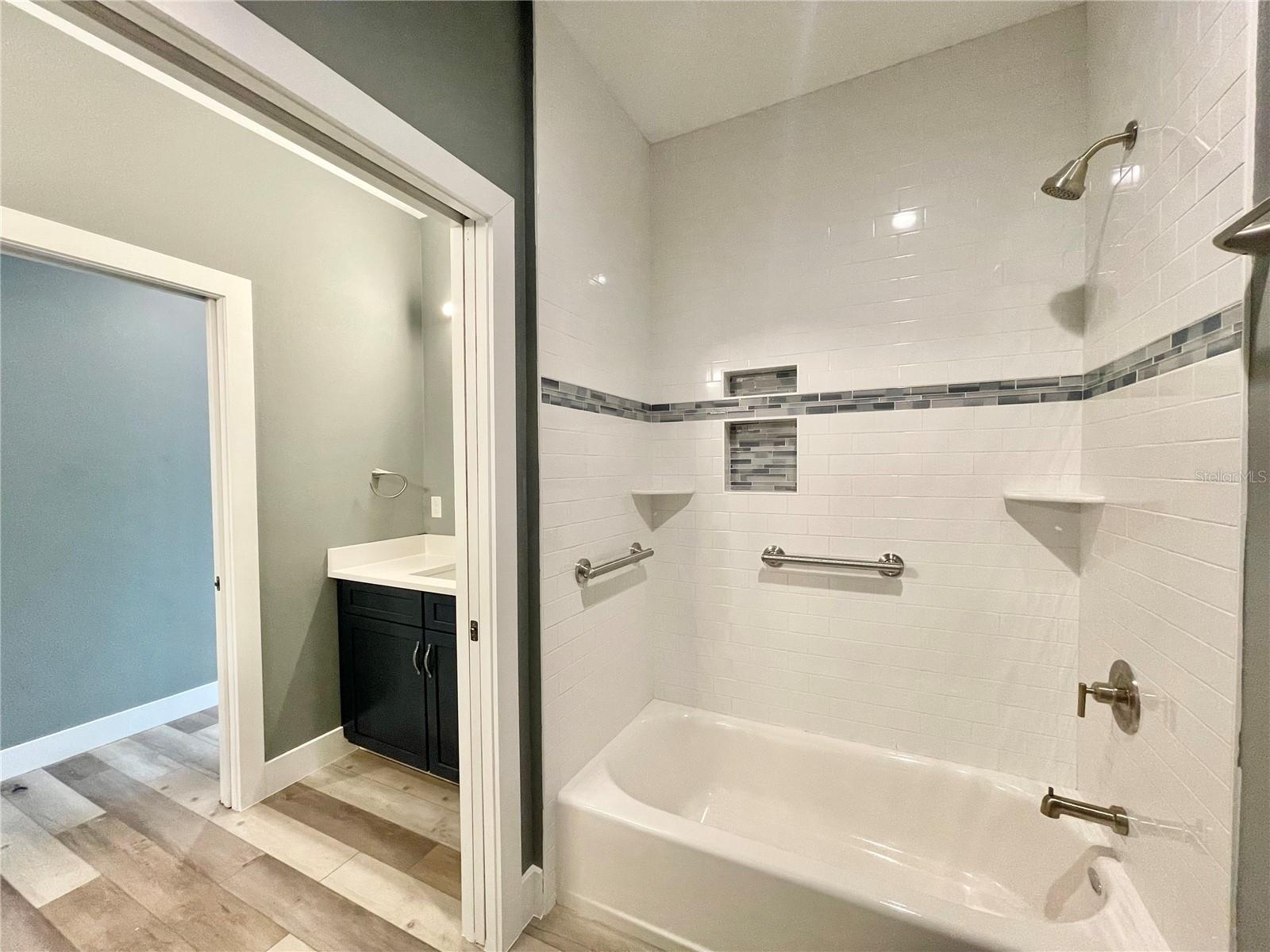 Image 27 of 56 For 10620 10th Terrace