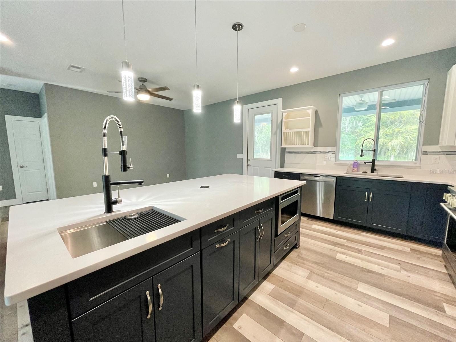 Image 7 of 56 For 10620 10th Terrace