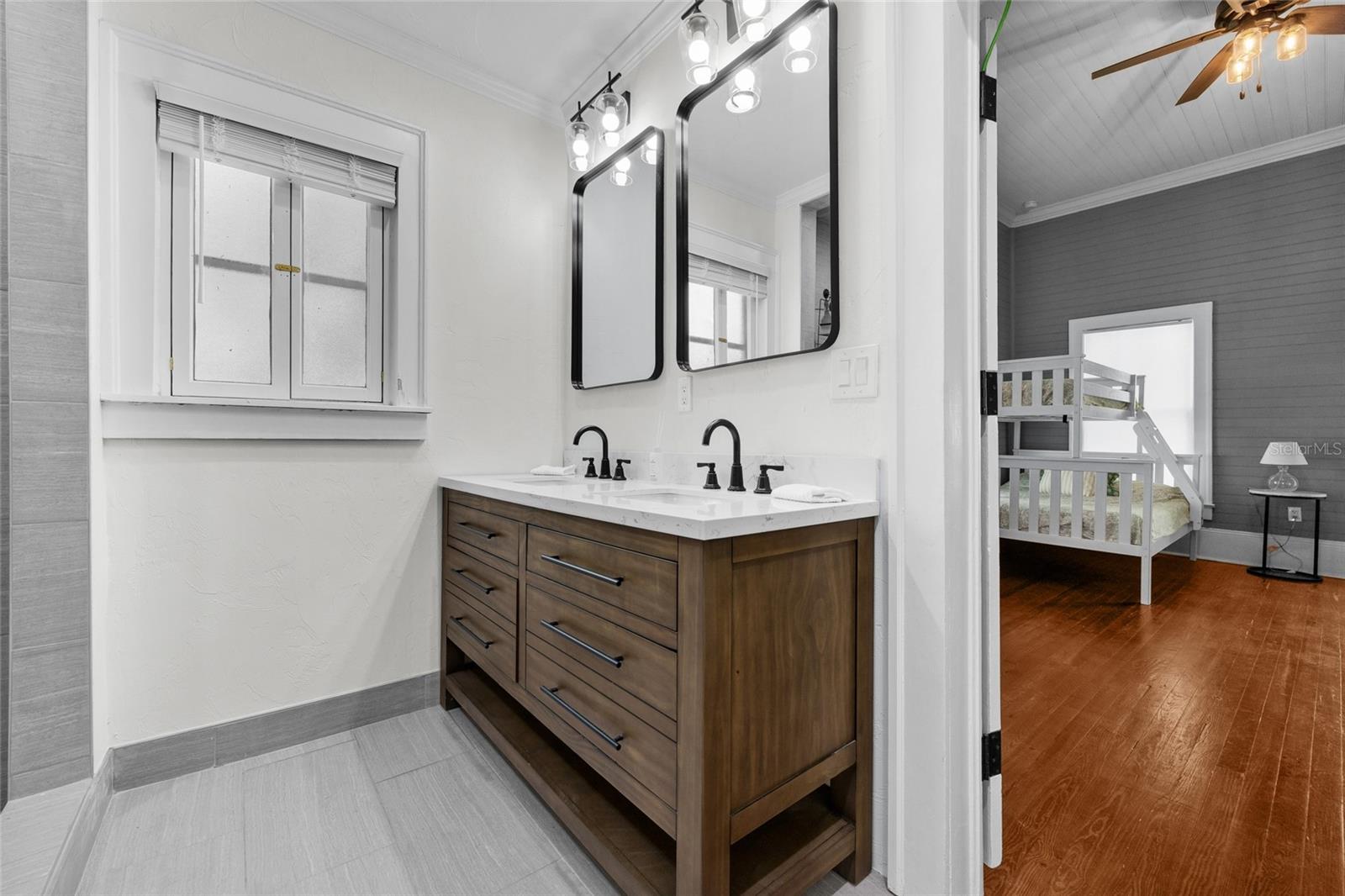 Image 18 of 39 For 18406 High Springs Main Street