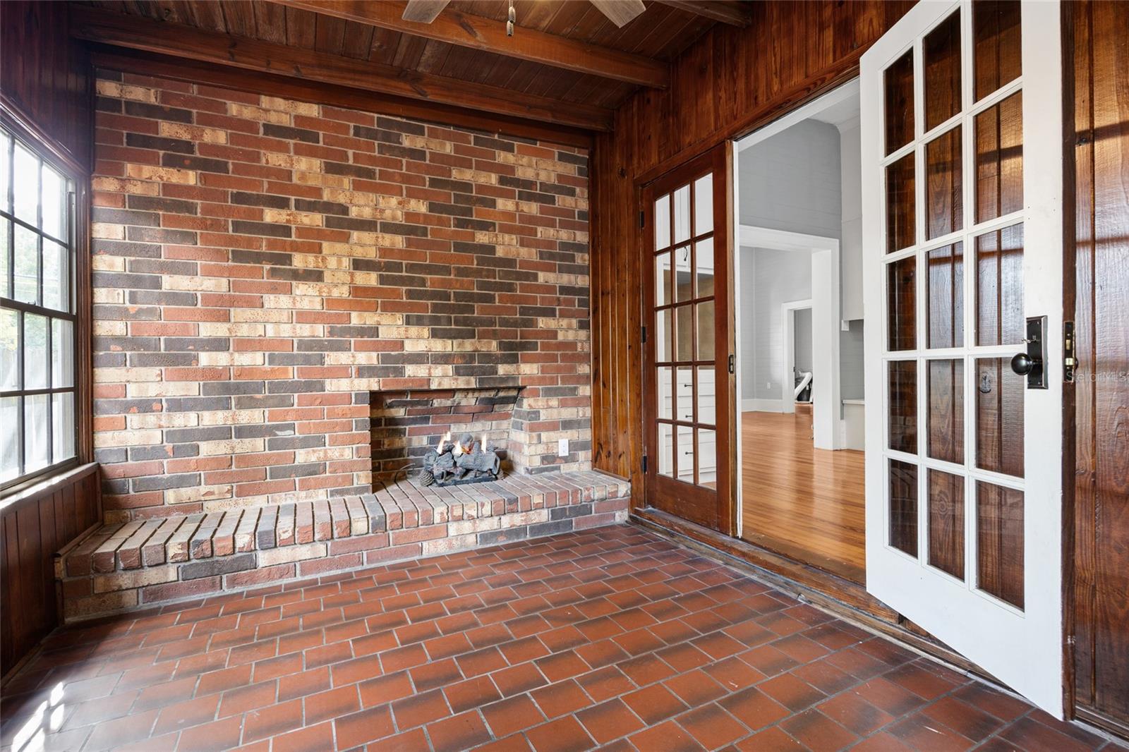 Image 24 of 39 For 18406 High Springs Main Street