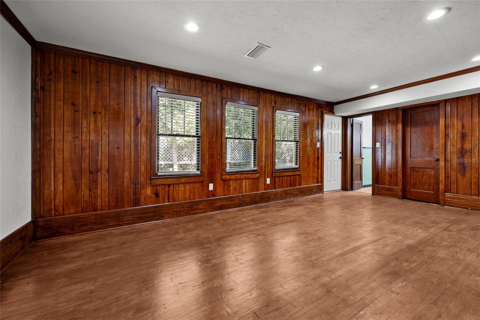 Image 26 of 39 For 18406 High Springs Main Street