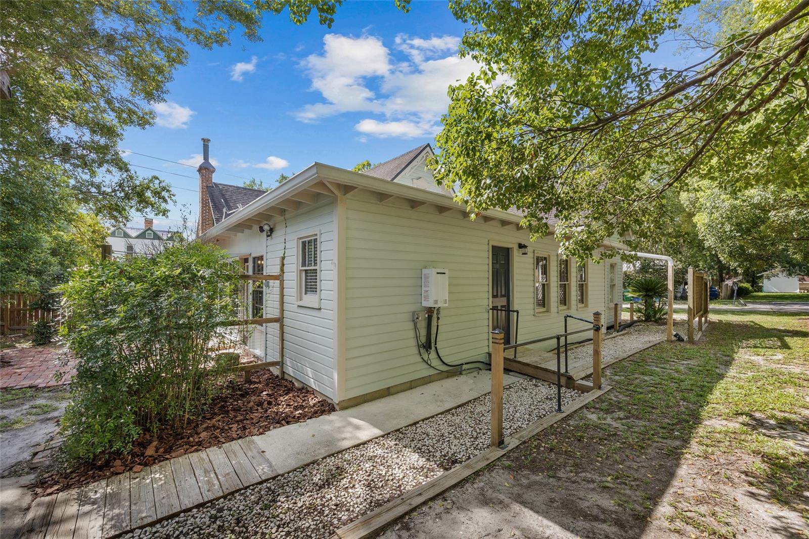 Image 35 of 39 For 18406 High Springs Main Street