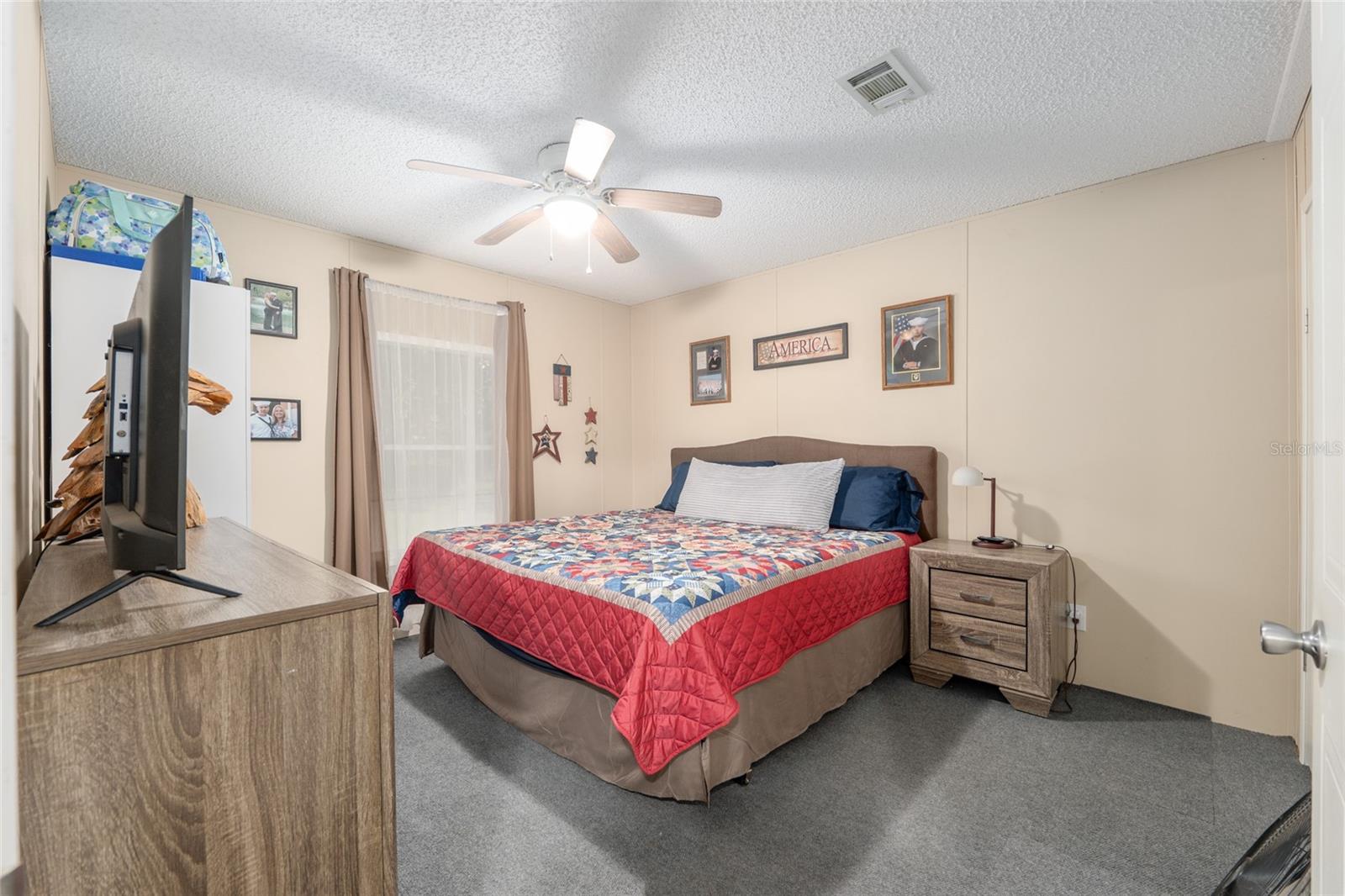 Image 27 of 57 For 760 Barney Street