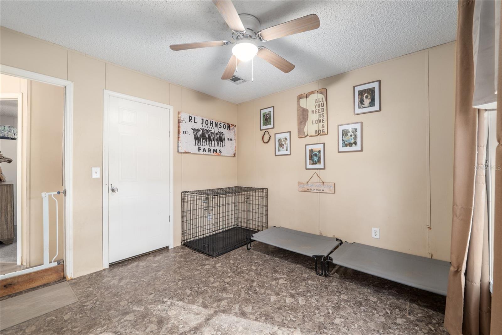 Image 28 of 57 For 760 Barney Street