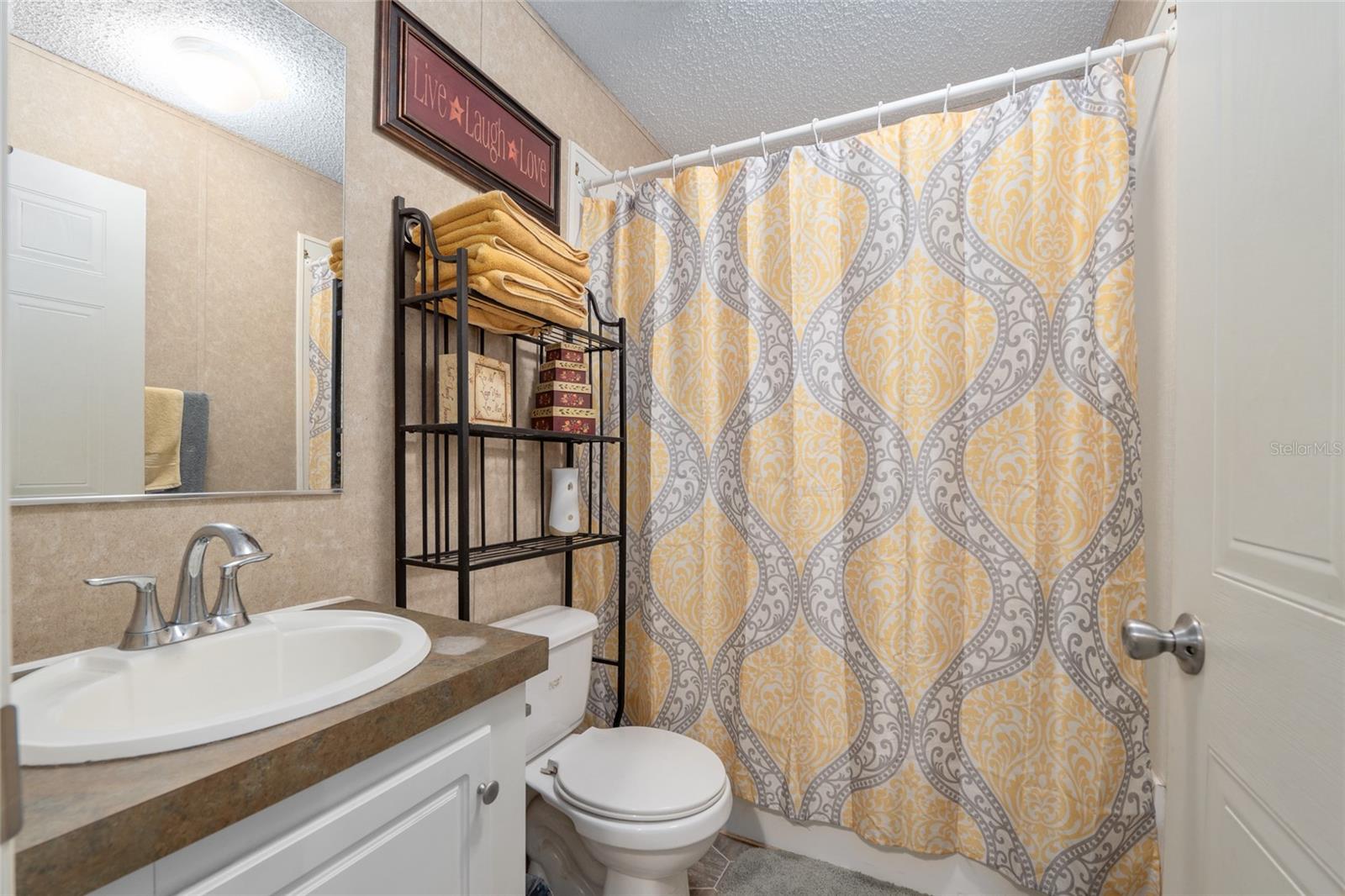 Image 29 of 57 For 760 Barney Street