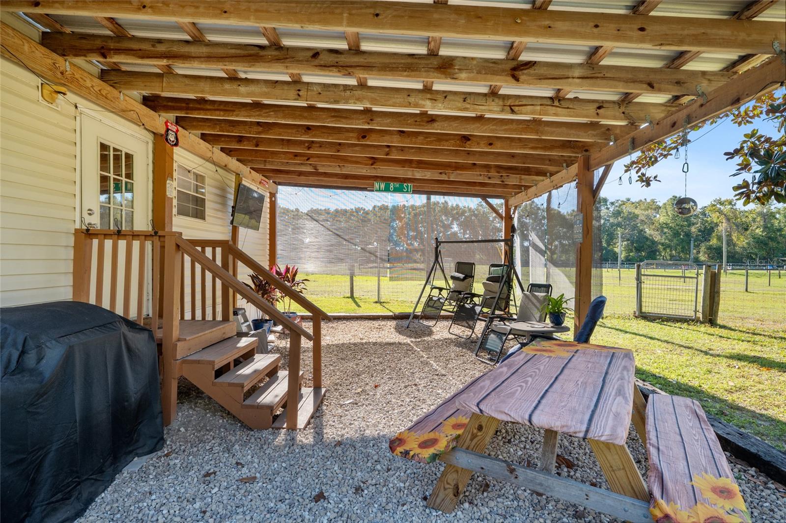 Image 31 of 57 For 760 Barney Street