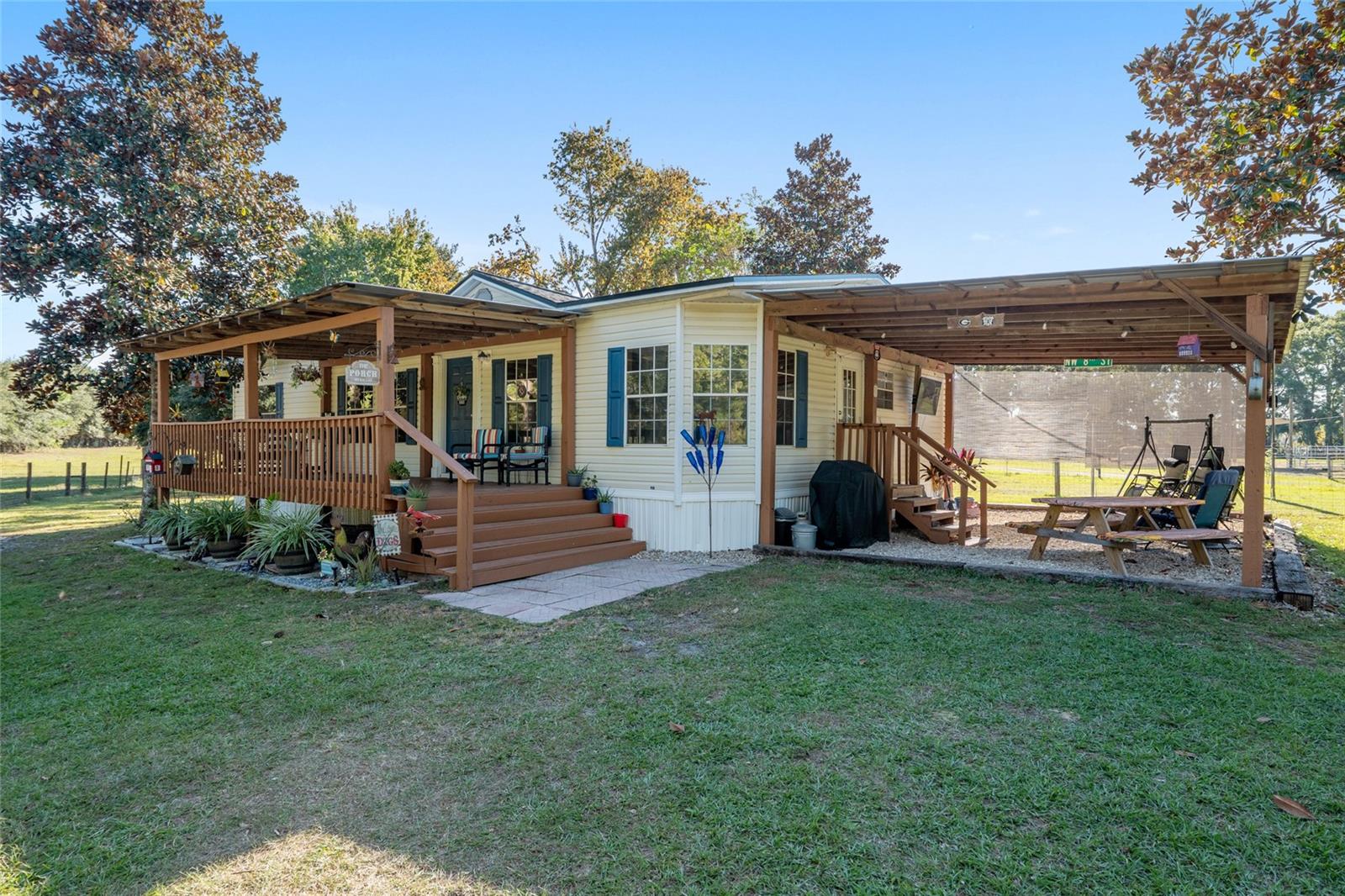 Image 5 of 57 For 760 Barney Street