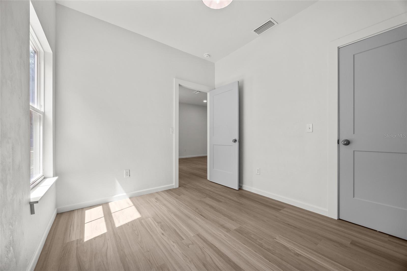 Image 15 of 25 For 26528 2nd Avenue