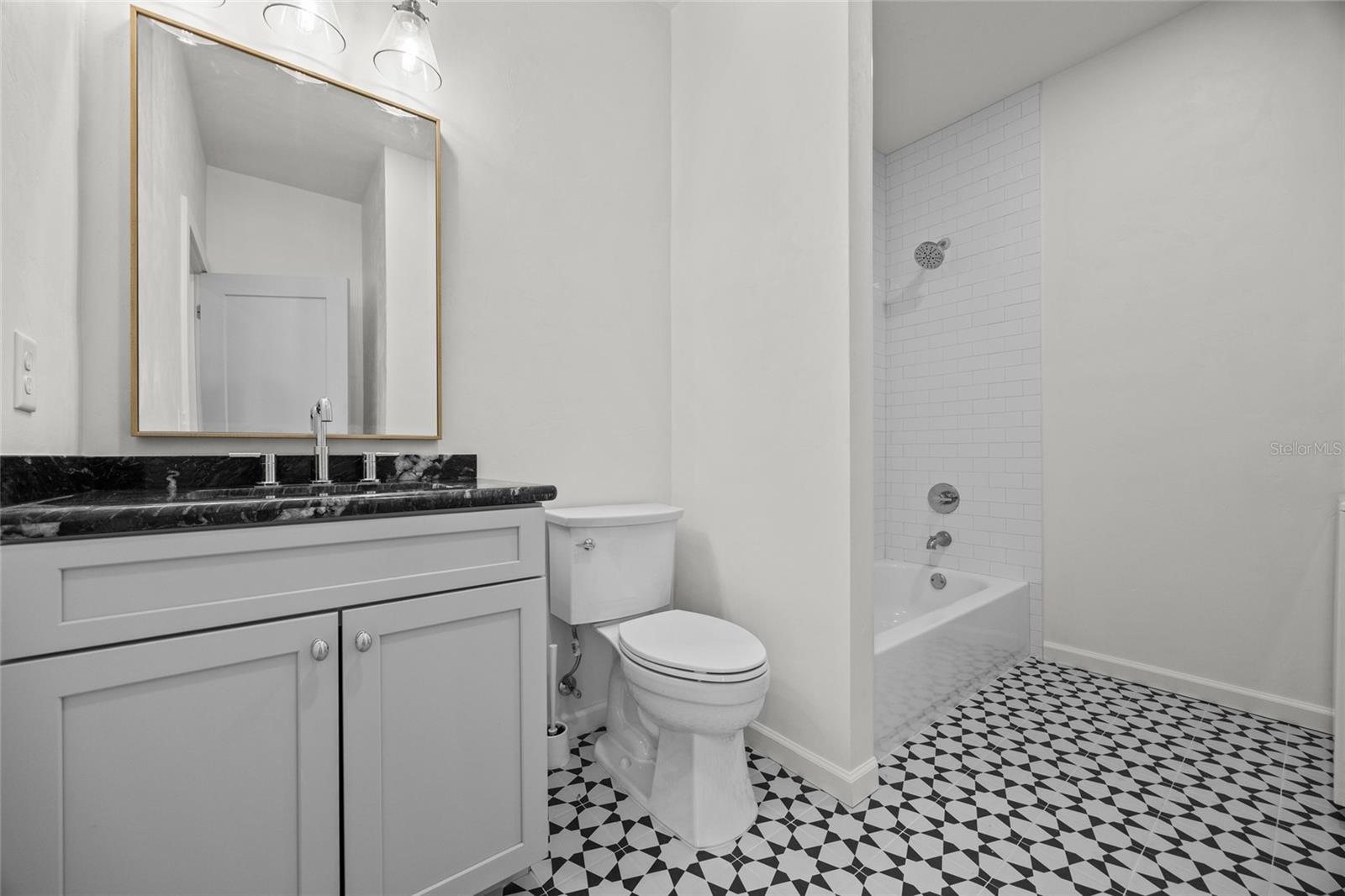 Image 18 of 25 For 26528 2nd Avenue