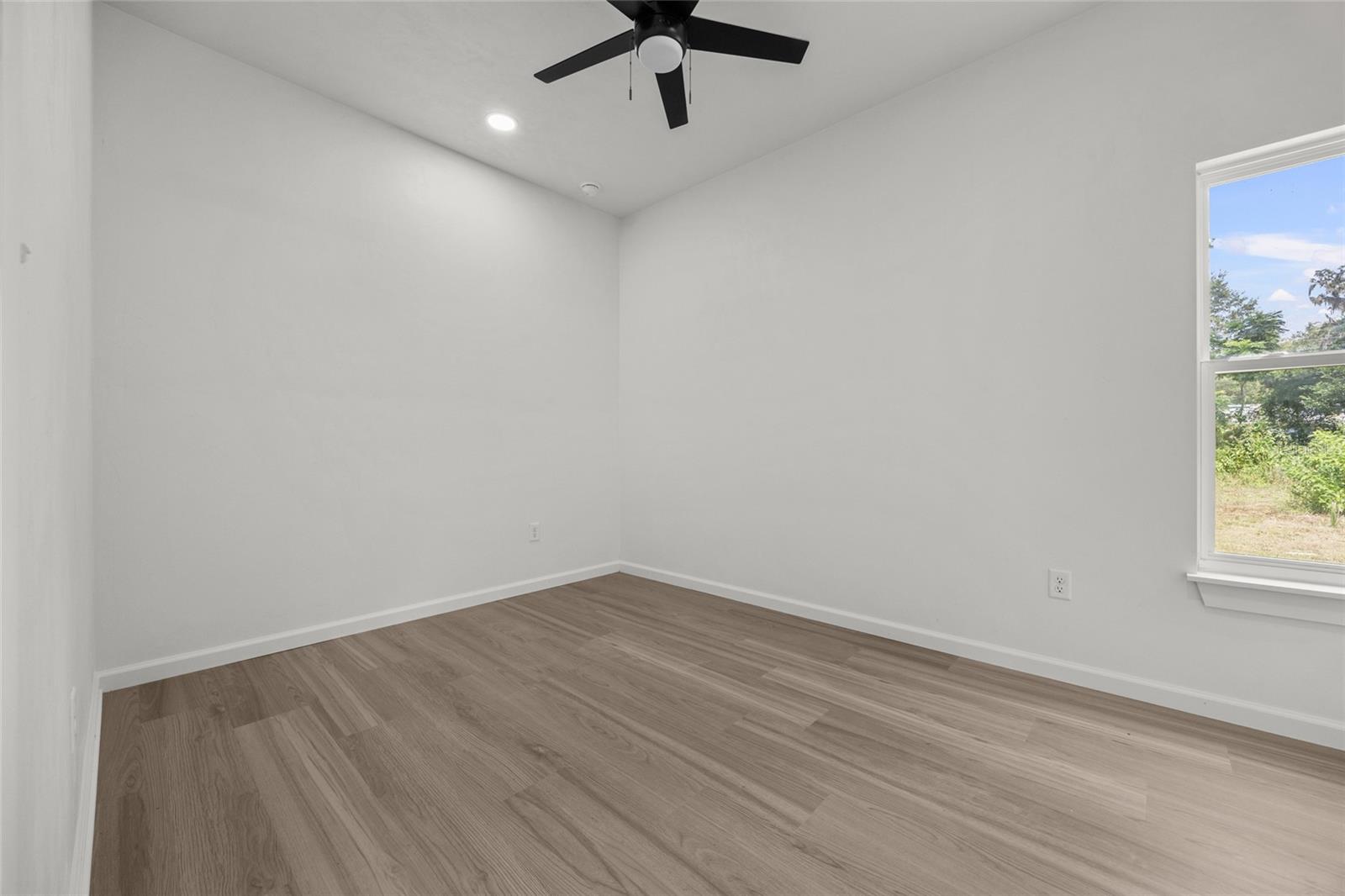 Image 21 of 25 For 26528 2nd Avenue