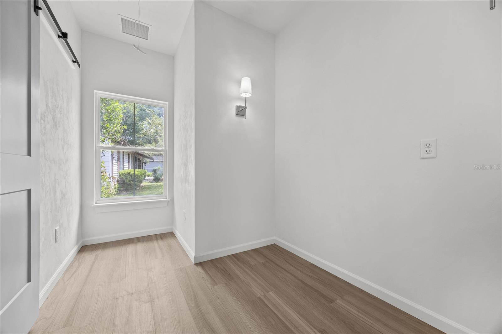 Image 22 of 25 For 26528 2nd Avenue