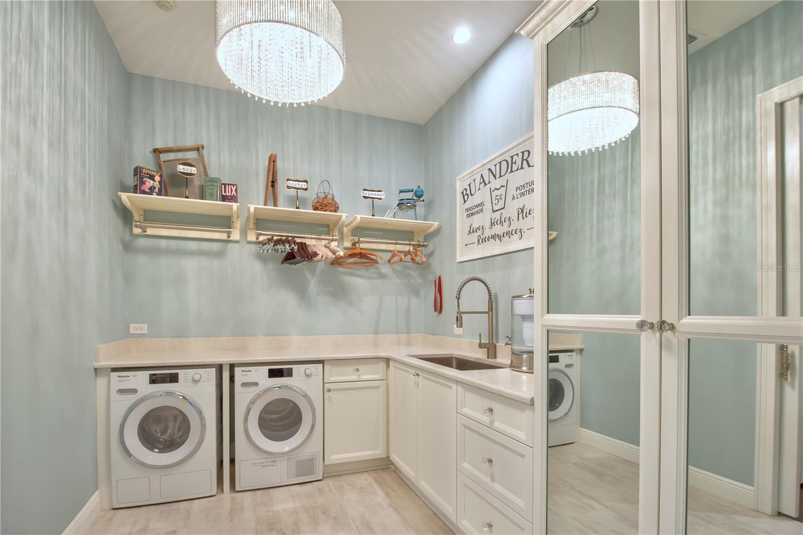 Image 19 of 100 For 3841 69th Avenue