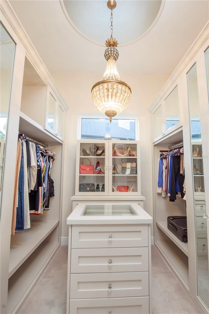 Image 25 of 100 For 3841 69th Avenue